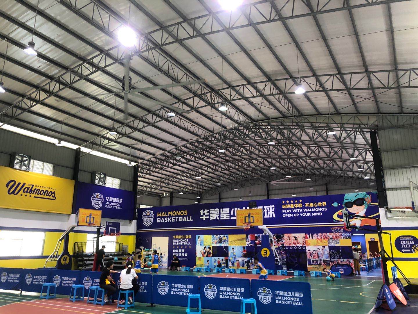 體育館通風降溫為何選擇工業(yè)大風扇？武漢工業(yè)大風扇廠家說明