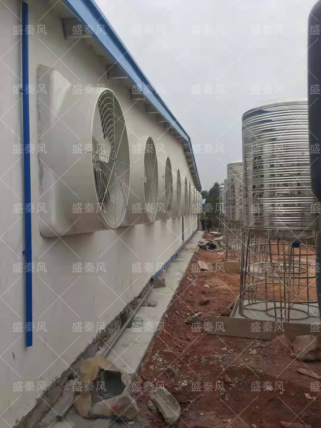 為什么選擇了環(huán)?？照{(diào)降溫還要使用負壓風(fēng)機？武漢廠房降溫廠家告訴您