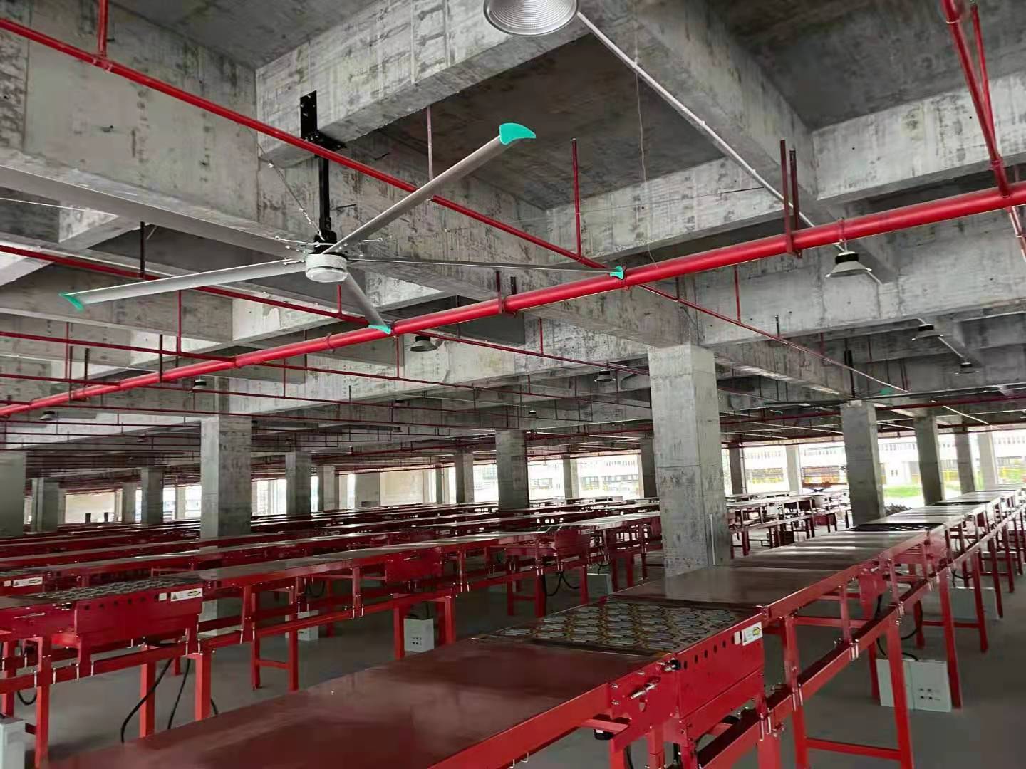 物流倉儲中心通風降溫使用工業(yè)大吊扇，倉庫通風降溫輕松解決