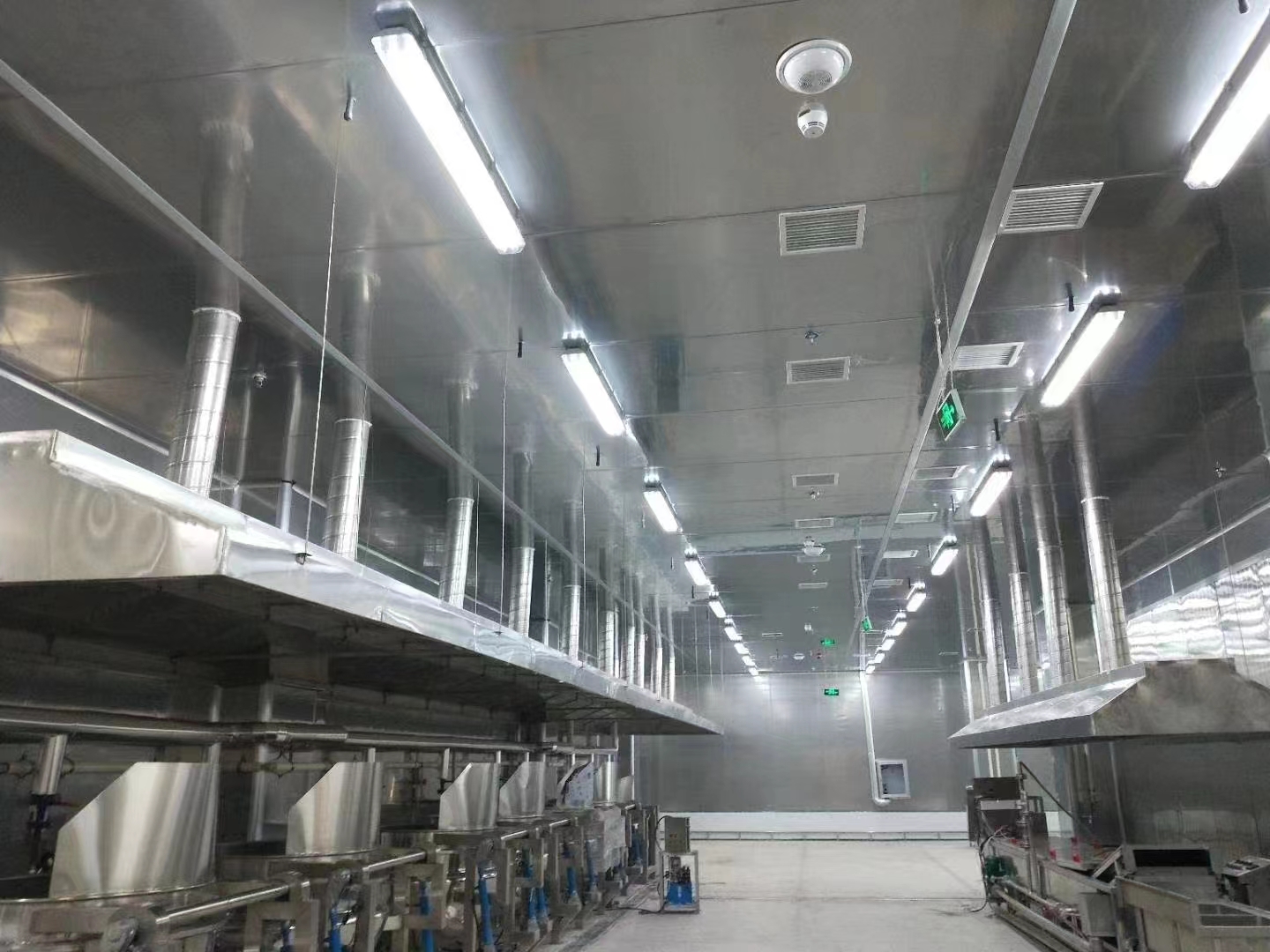 商用廚房工程通風(fēng)（排煙）管道如何安裝？有哪些注意事項(xiàng)