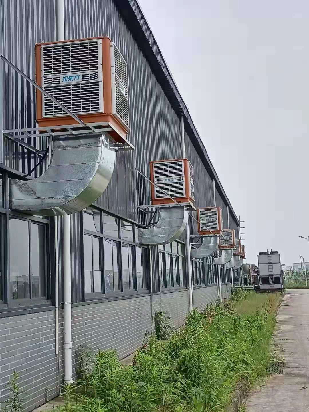 環(huán)?？照{是怎樣進行降溫通風的？車間降溫效果靠譜？