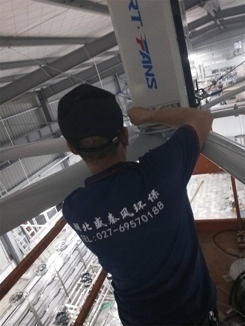 今天35℃高溫，在盛秦風有這樣一群人...